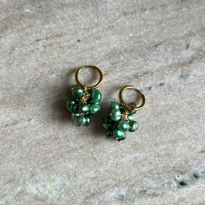 Pearl cluster -korvakorut