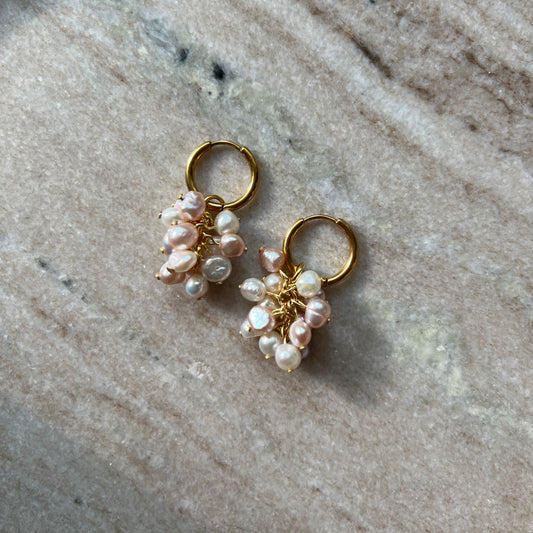 Pearl cluster -korvakorut