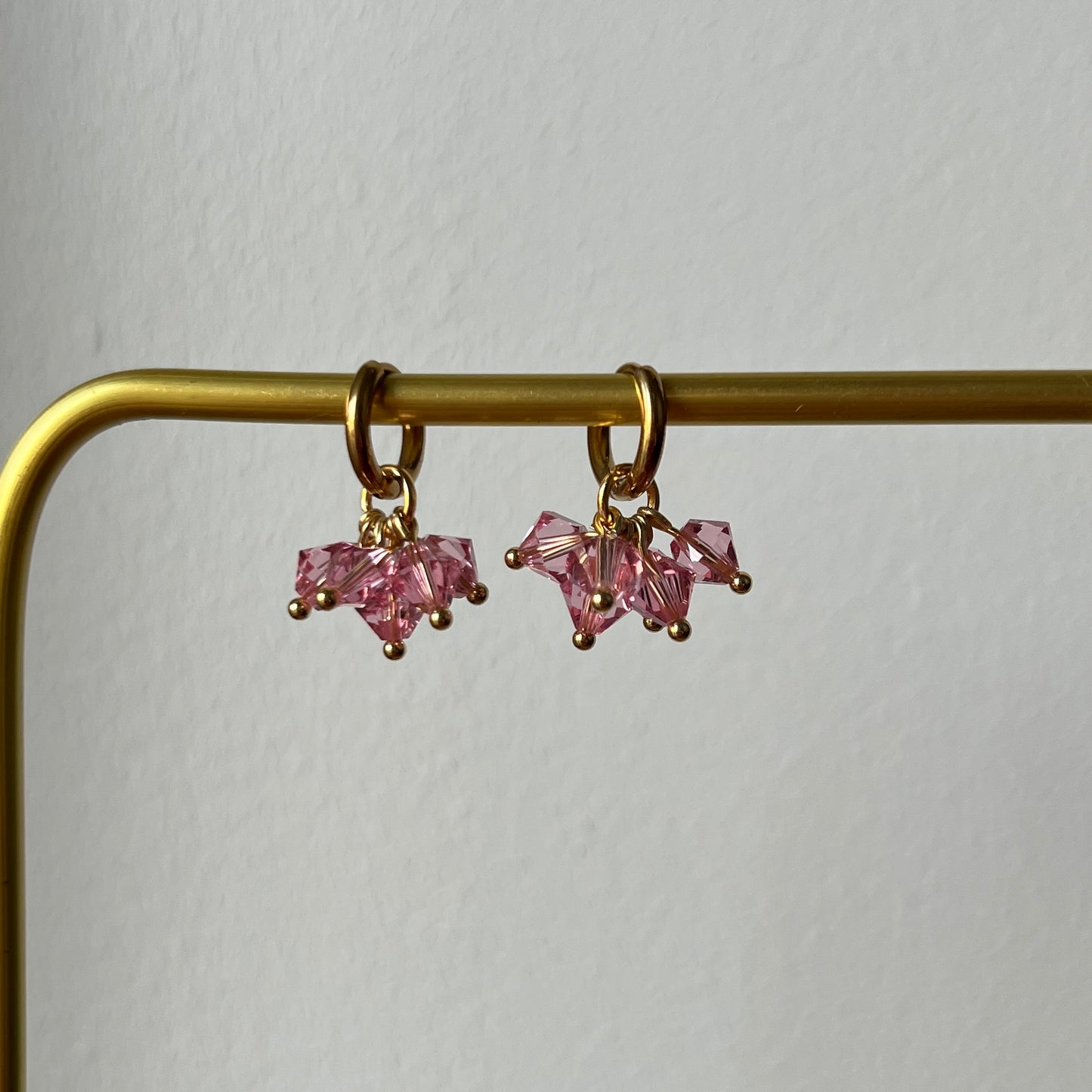 6 kristallia -korvakorut