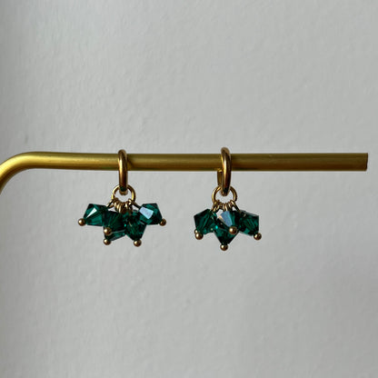 6 kristallia -korvakorut